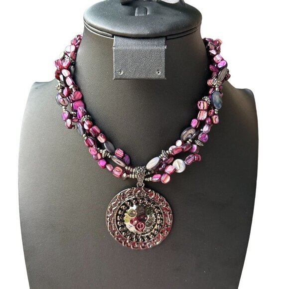 Pendant Necklace Multi Strand Mother‎ Of Pearl Polished Purple Shells Medallion - Picture 1 of 6